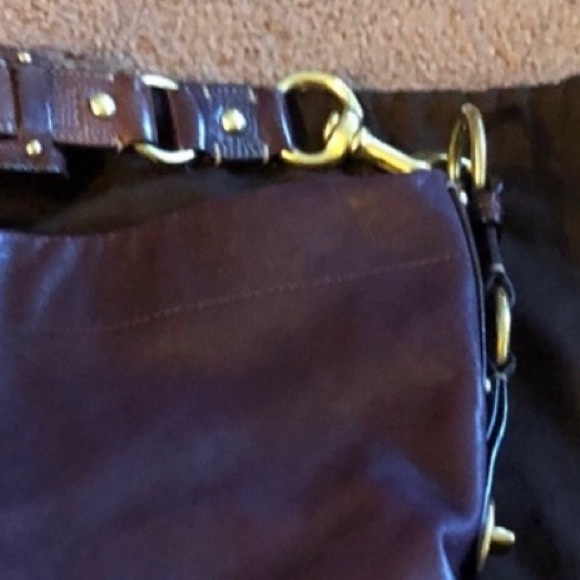 COACH HOBO BAG♥️❤️OFFERS LOVELY PLUM COLOR - Picture 4 of 4